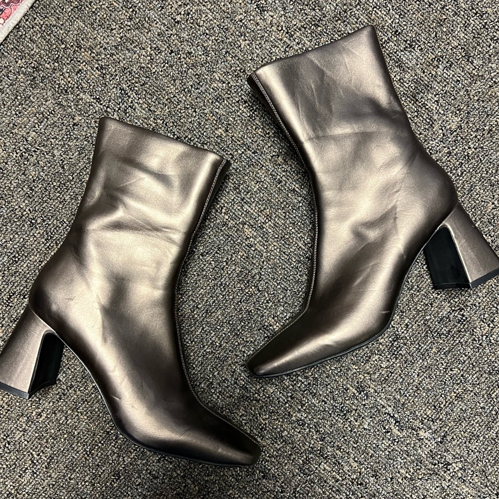 Jeffrey Campbell dark silver tone zip up stretchy square toe booties, sz 8.5 - Picture 2 of 9